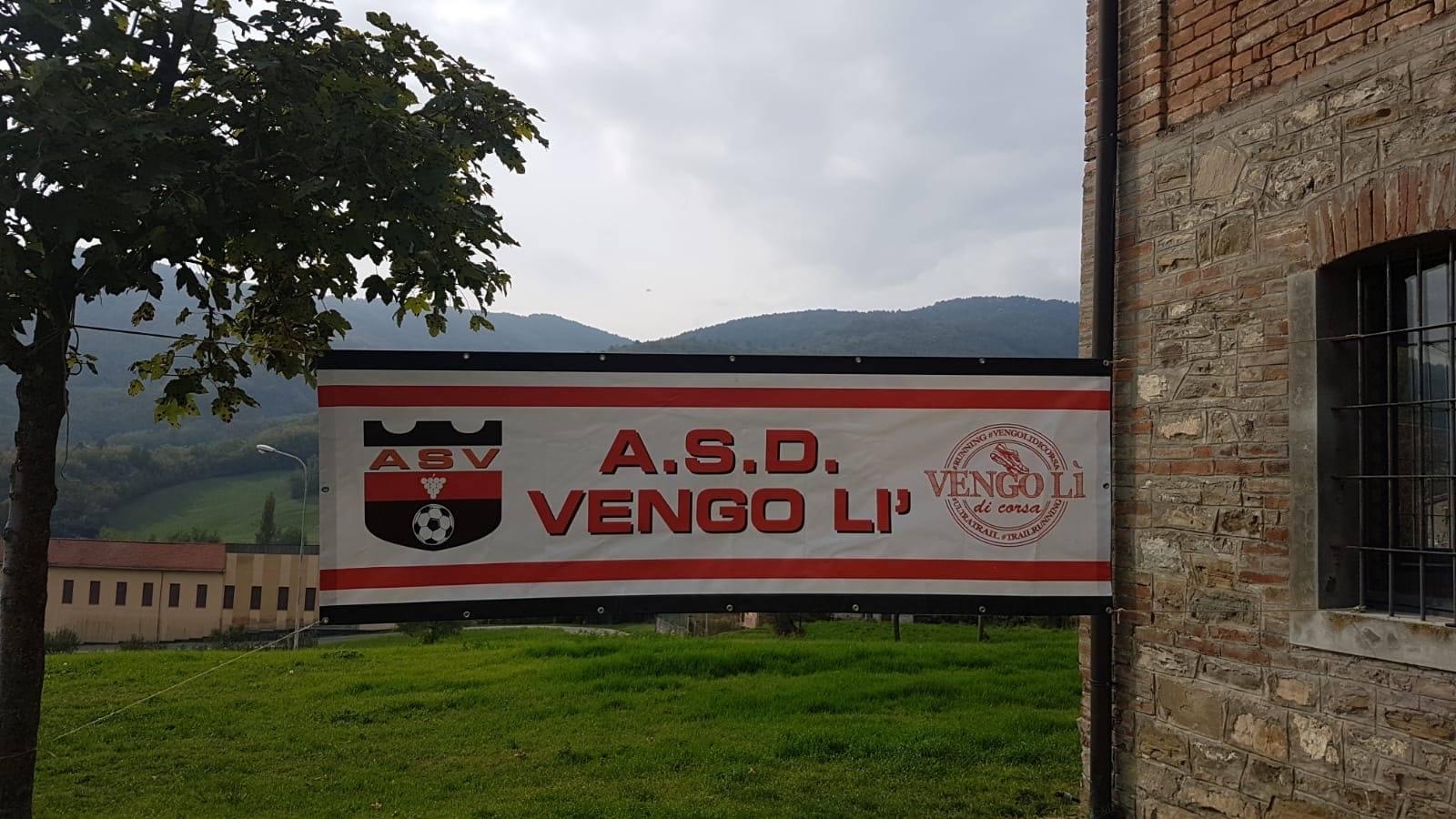 As-Vengo-L---foto-striscione